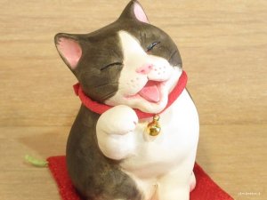 画像2: まる工房　陶猫　「吉兆招き猫」ハチワレ