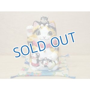 画像: 河辺花衣　『仲良し親子招き猫』ミケ