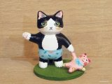 画像: 河辺花衣　『パンツ子猫とぬいぐるみ』ハチワレ