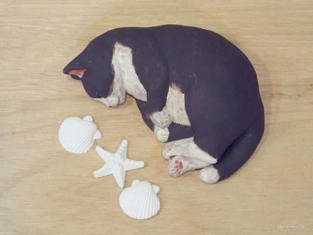 画像1: 小澤創磨　陶猫　『海でくつろぐ』